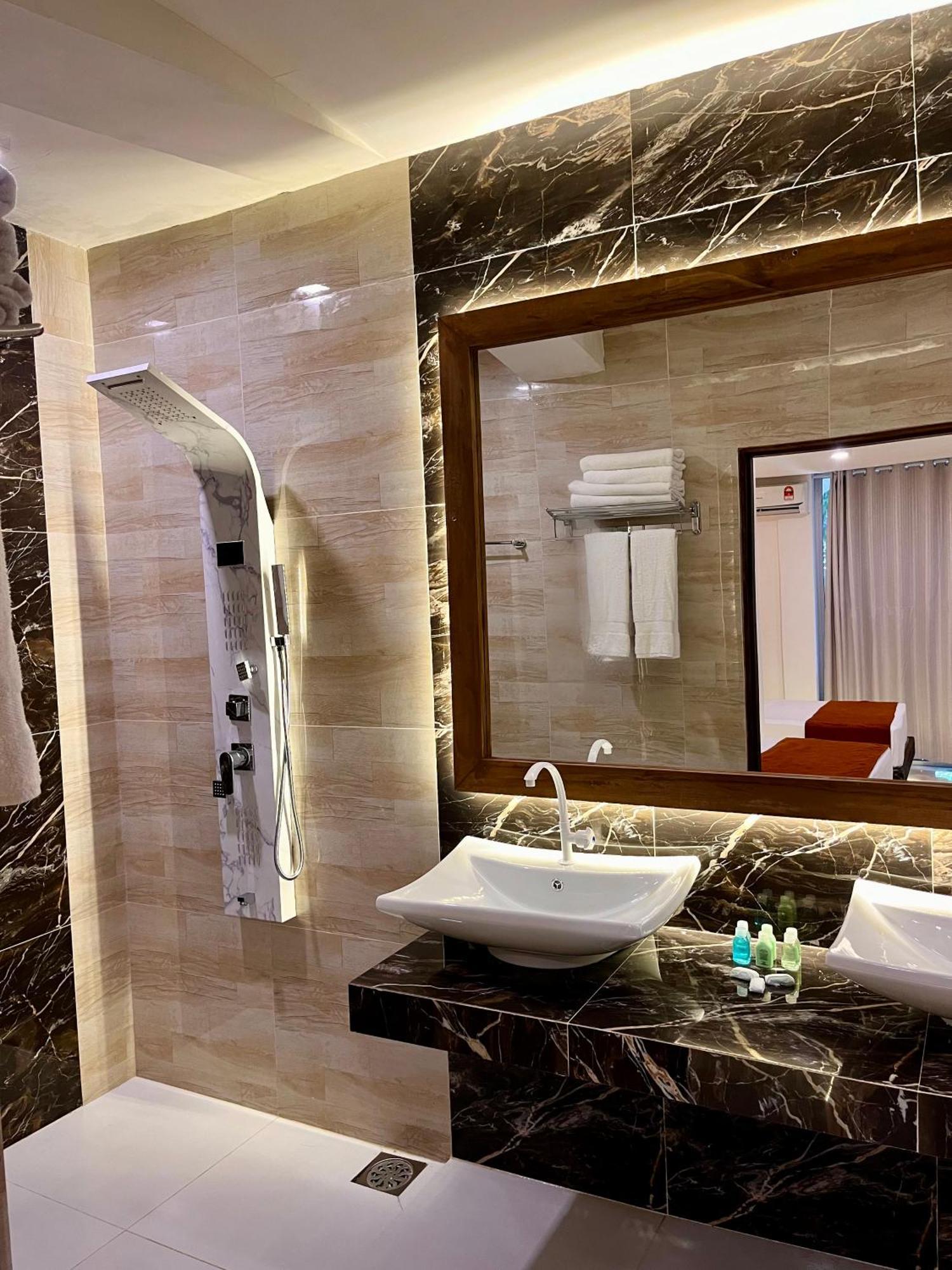 Sundaras Infinity Jungle Resort ダンブッラ エクステリア 写真